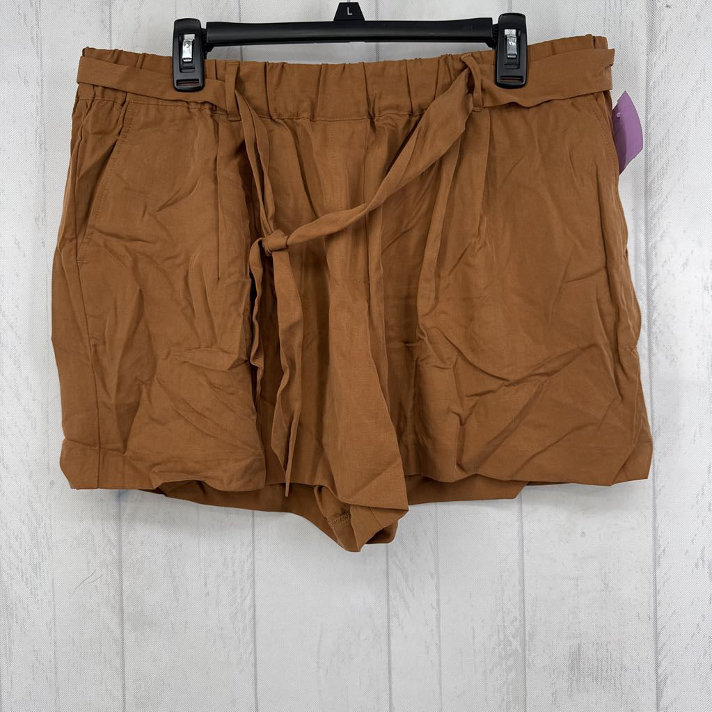 12 pull on shorts w/ belt