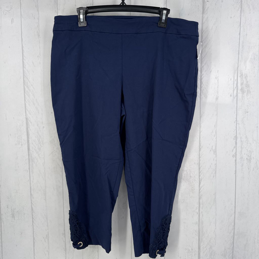 XL pull-on capris