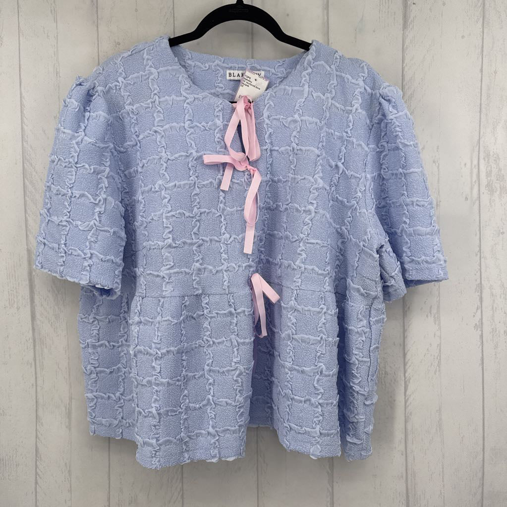 2X textured bow front s/s top