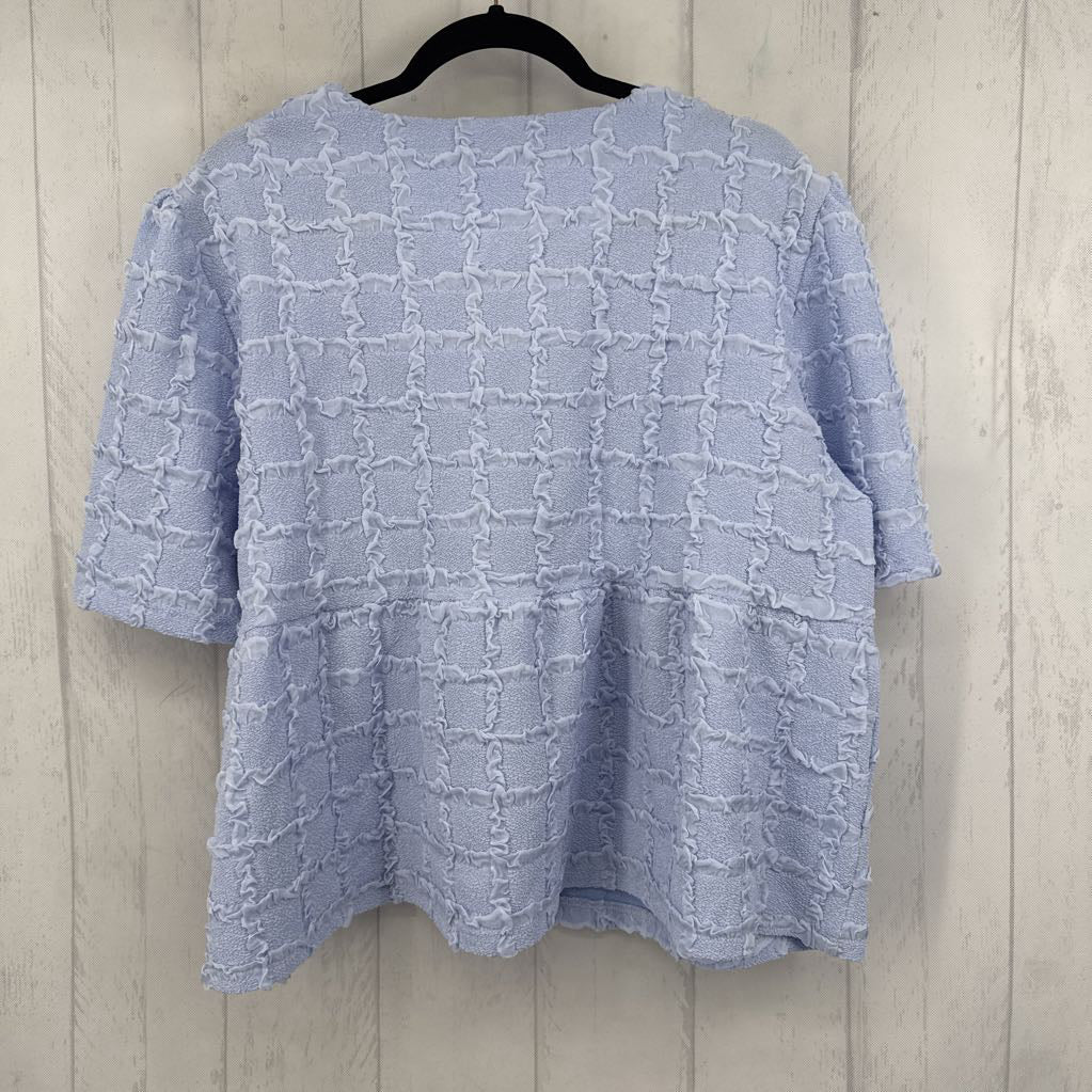 2X textured bow front s/s top