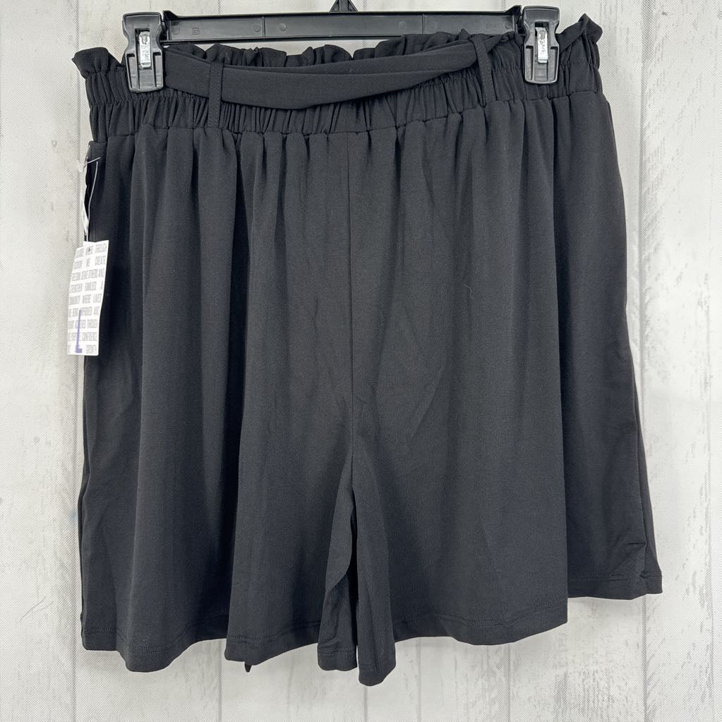 L pull-on shorts