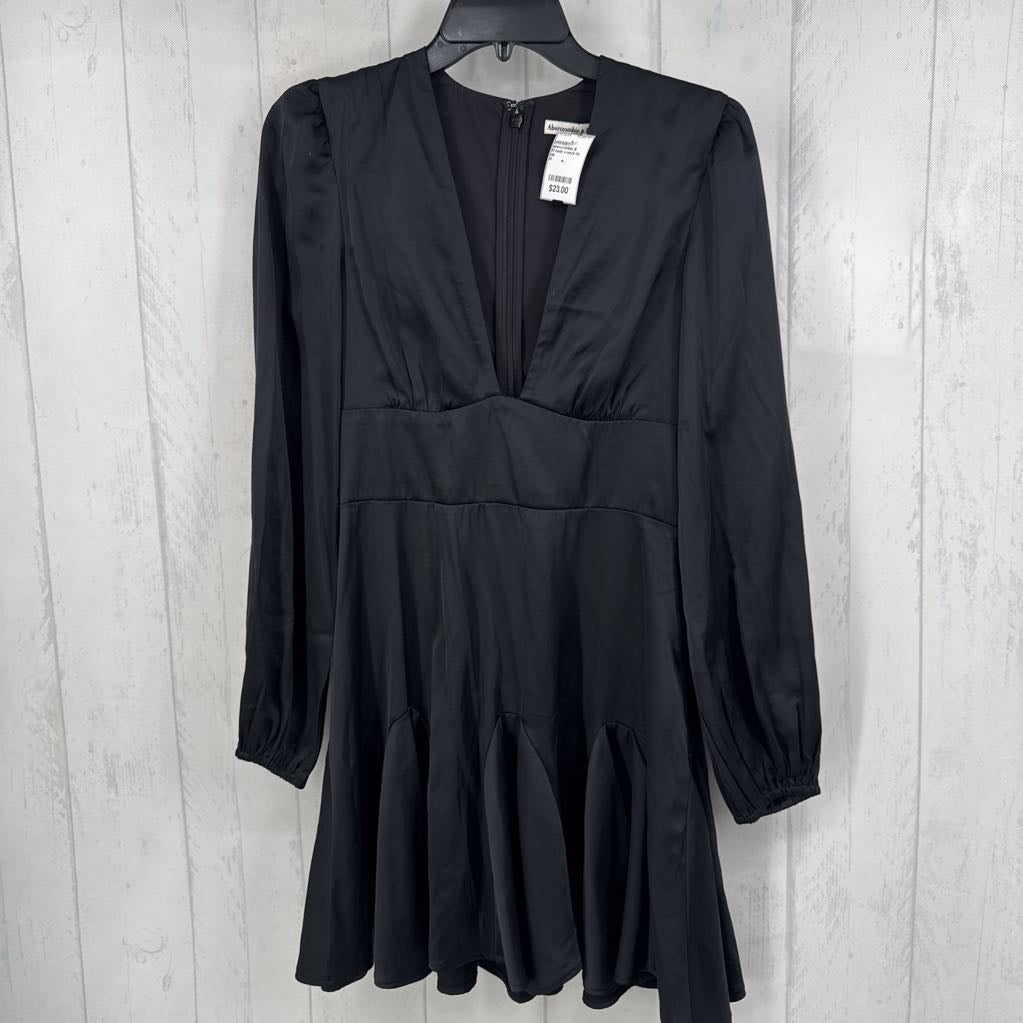 M satin v-neck l/s dress