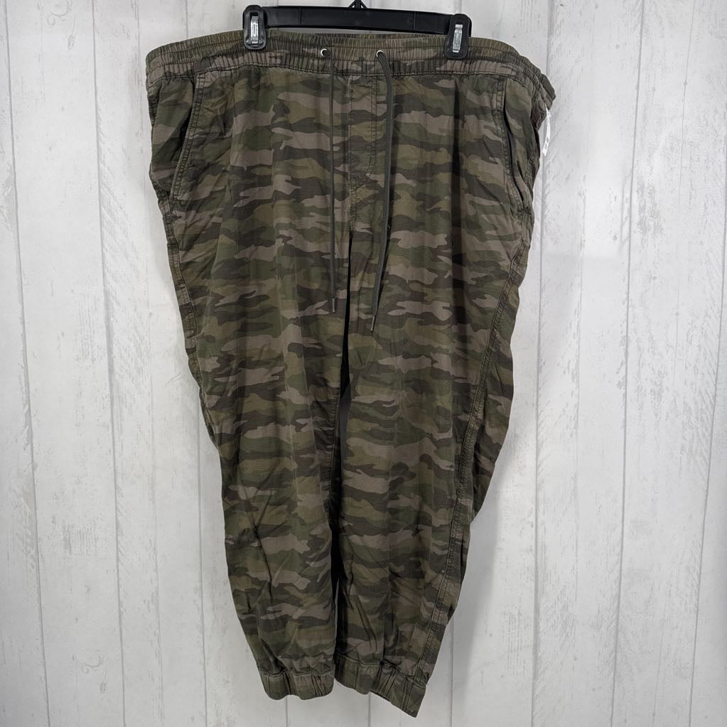 20w camo print joggers