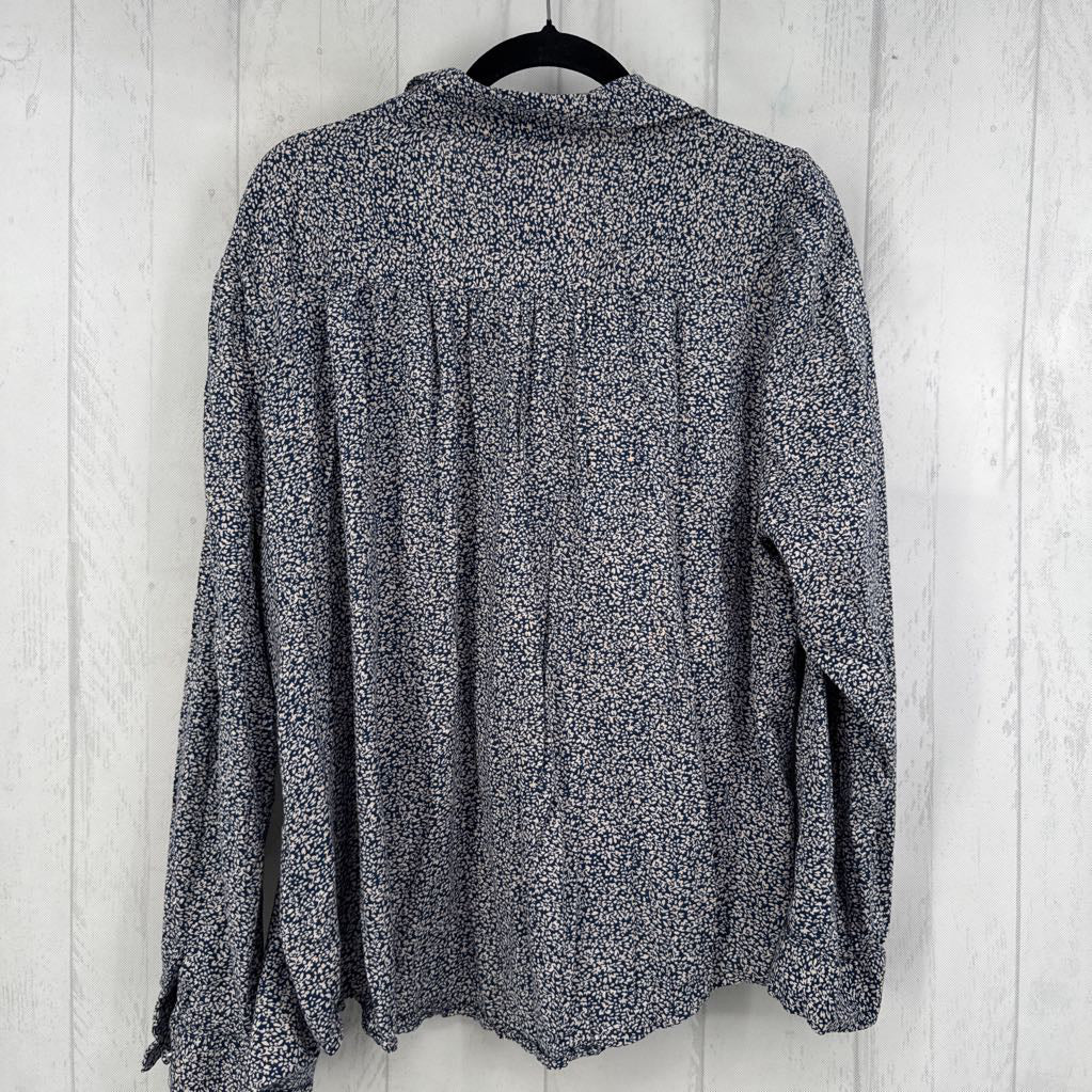 XXL flo print button down l/s top