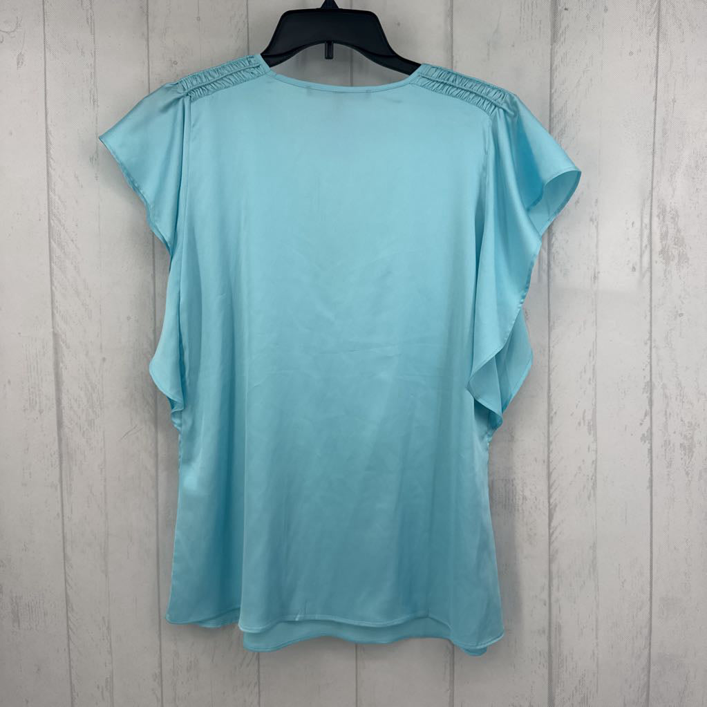 L silky v-neck flutter slv top