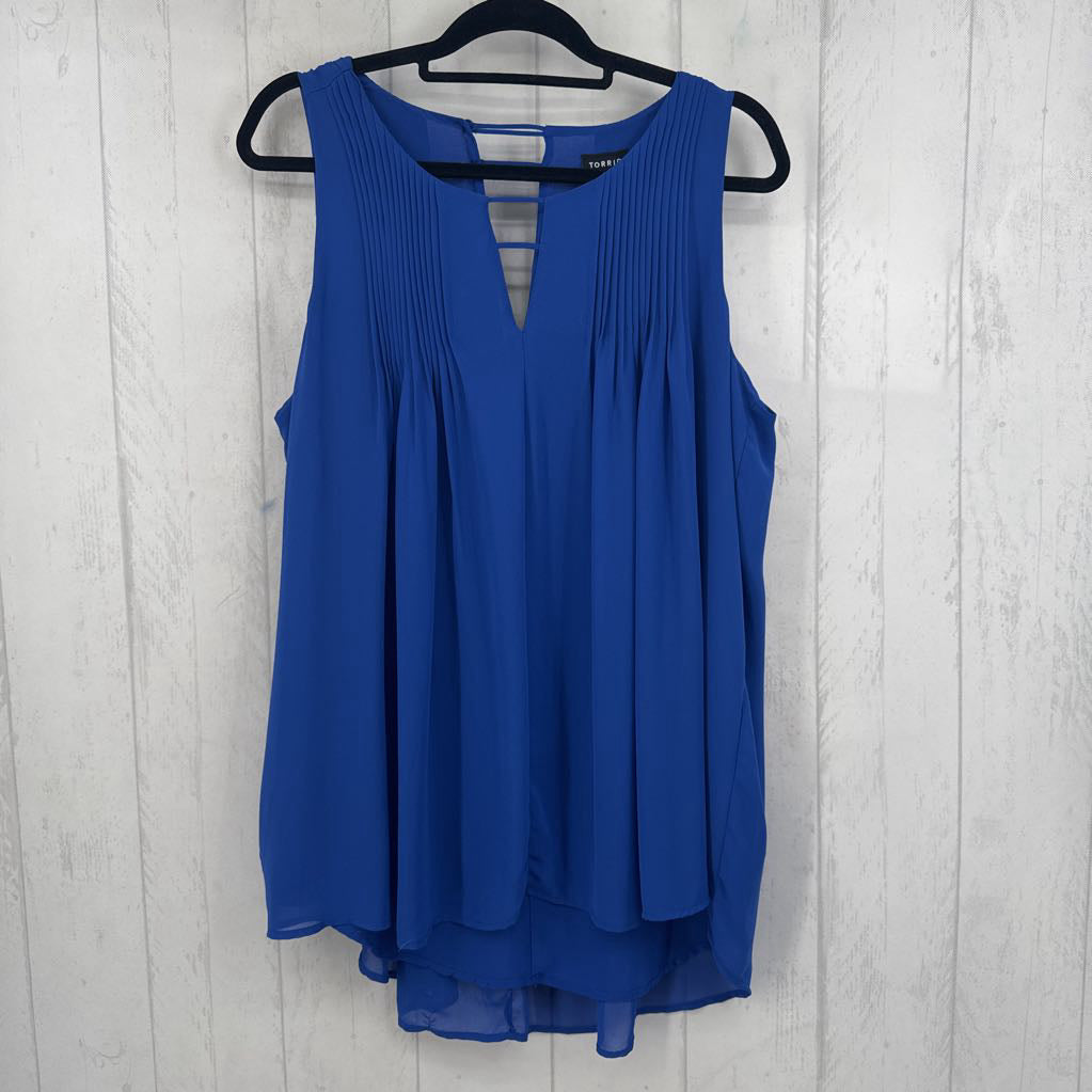 1X pleated notch neck tank