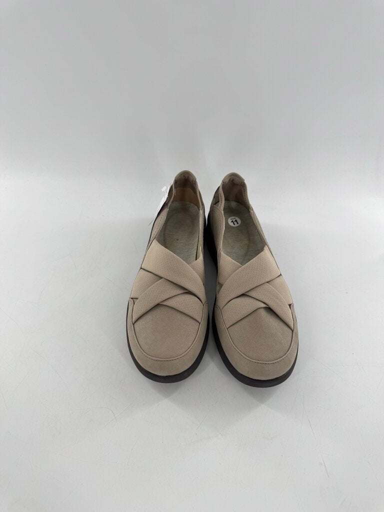 11 criss-cross slip on