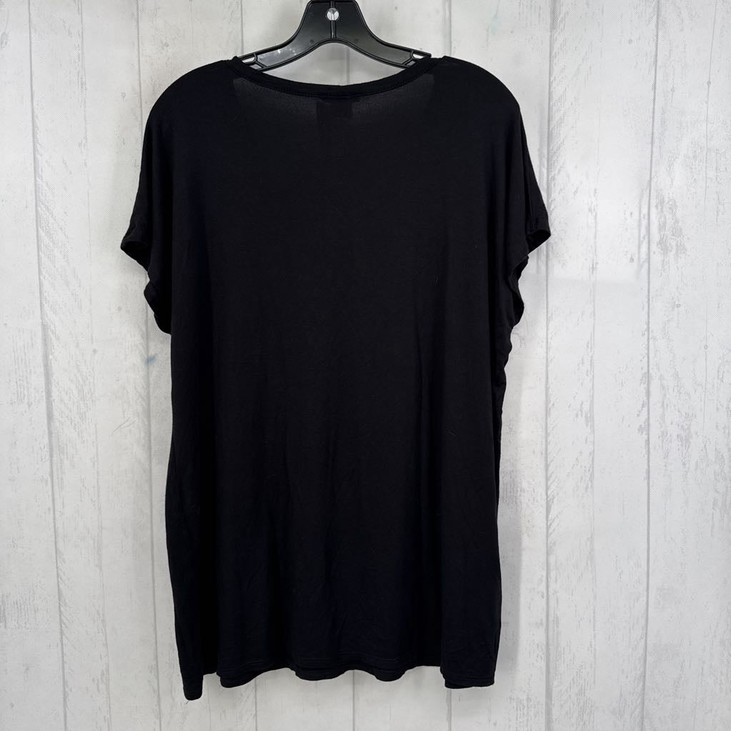 L buttoned v-neck s/s tee