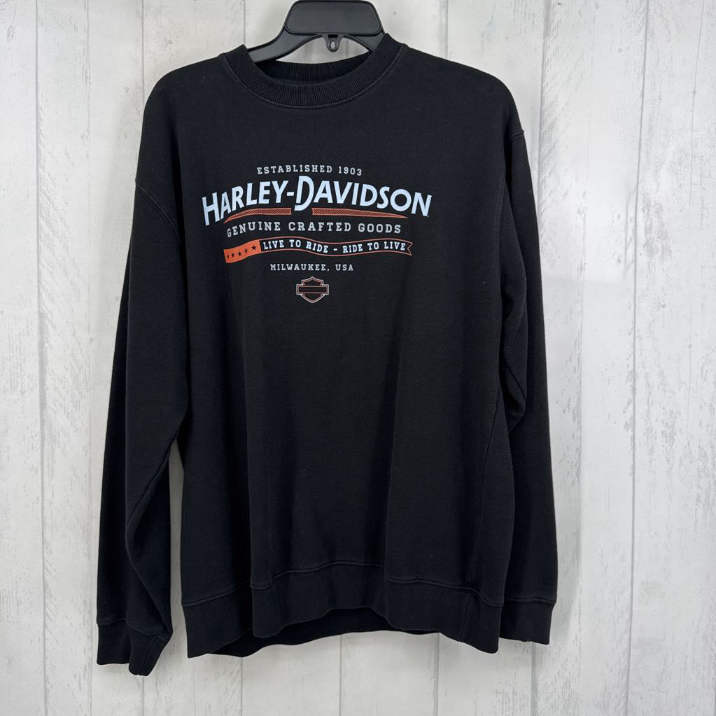 L crewneck sweatshirt