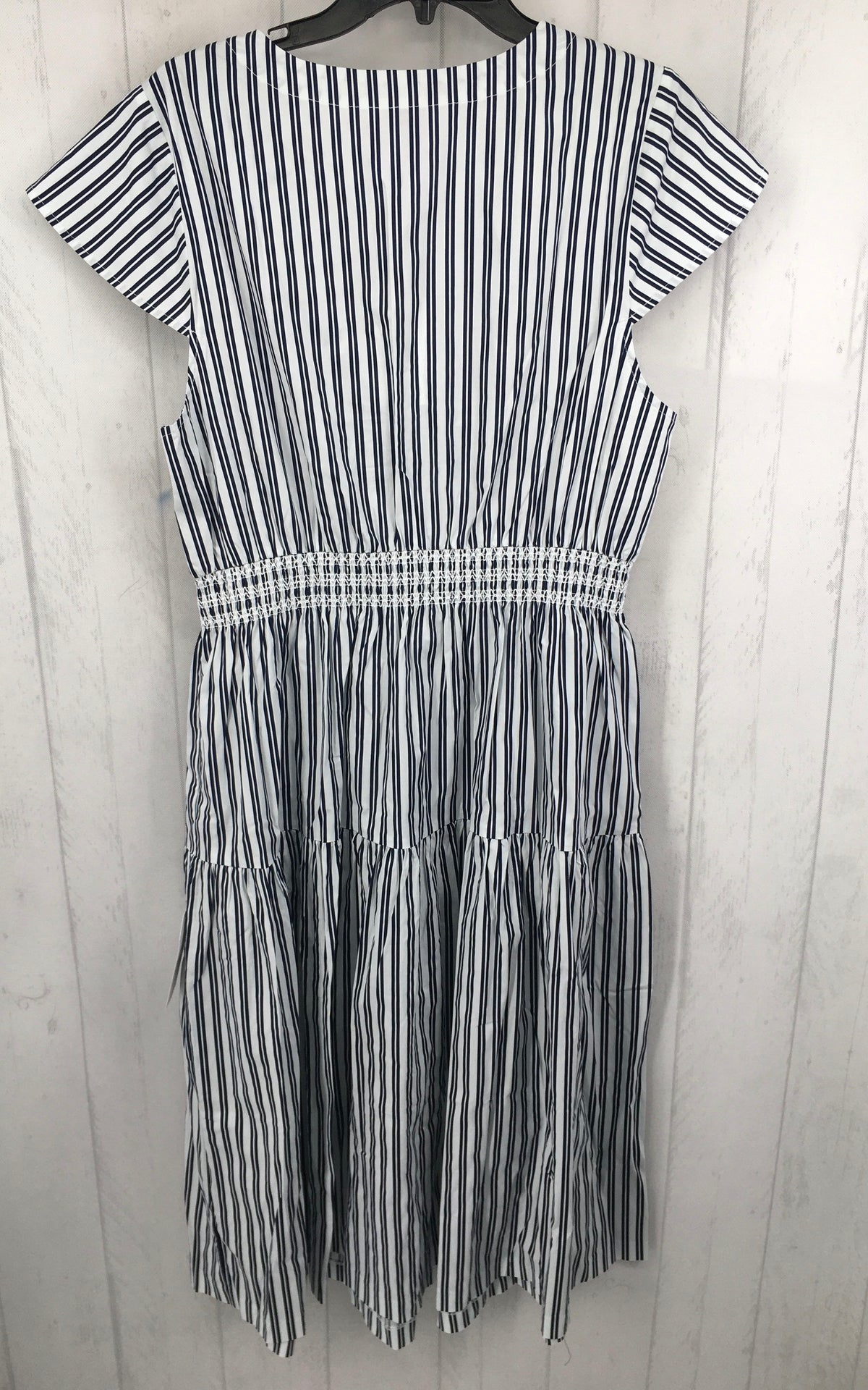S striped ruched v-neck s/s tiered dress