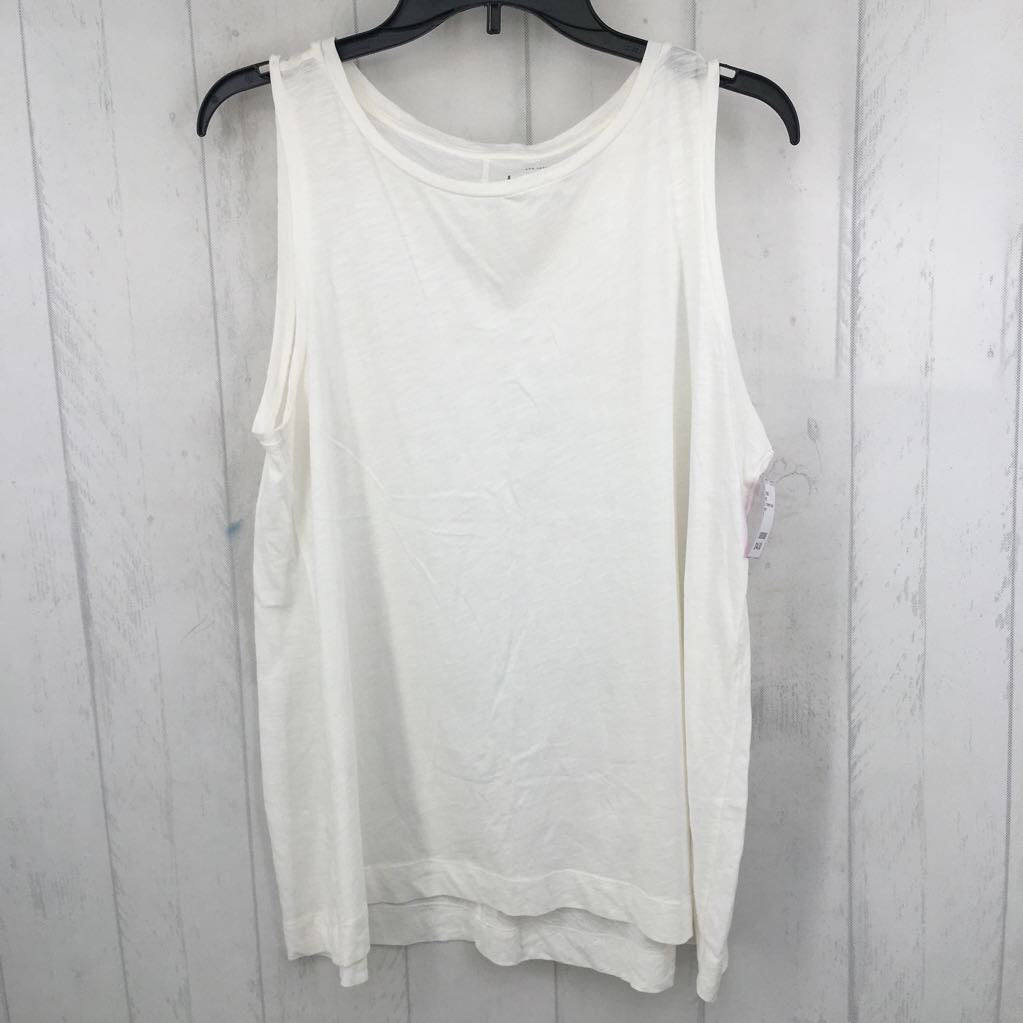 L crewneck tank