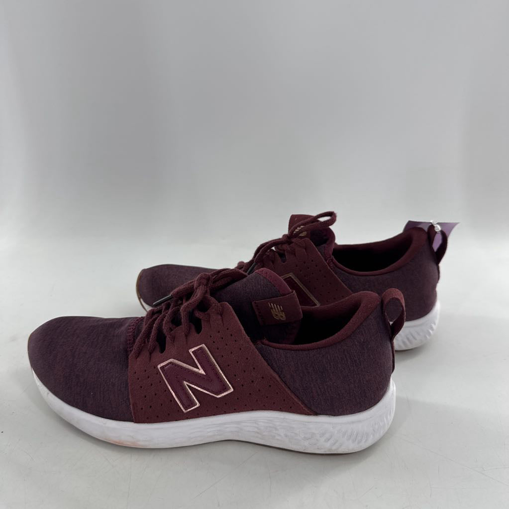 8 mesh upper running shoe