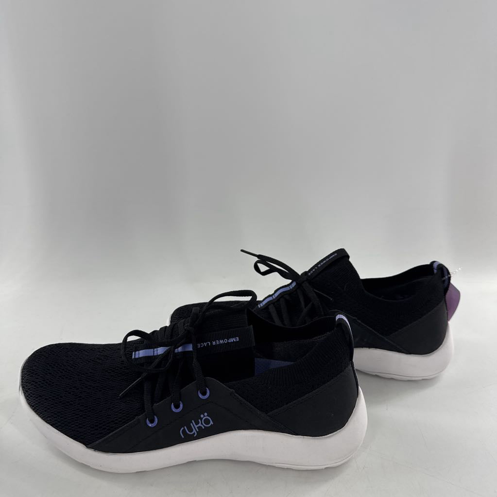 7.5w lace-up sneaker