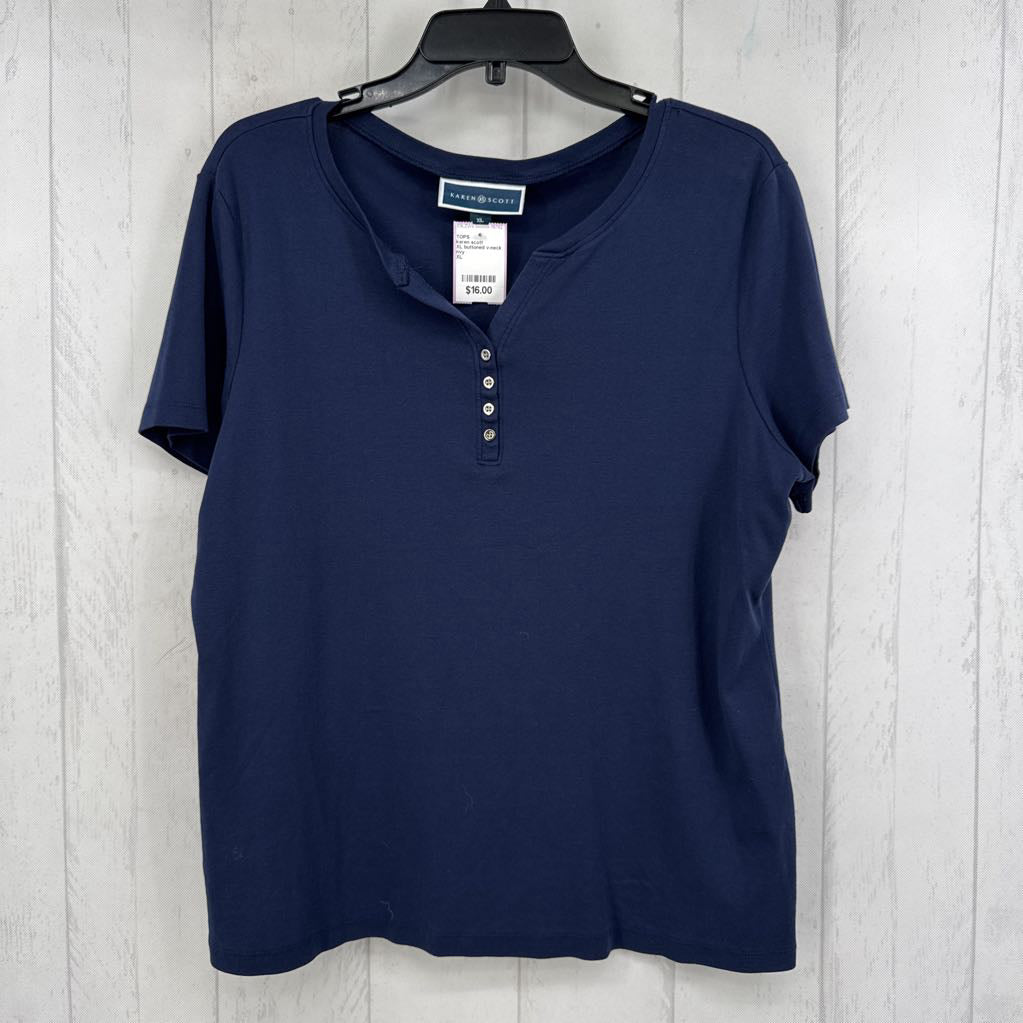 XL buttoned v-neck s/s tee