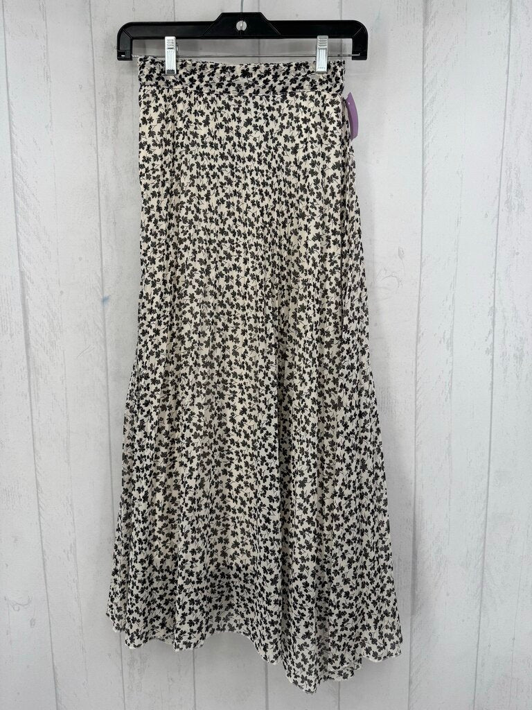 XS pleated flo print skirt