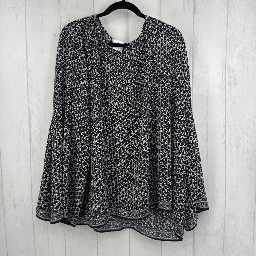 2X printed flowy slv top