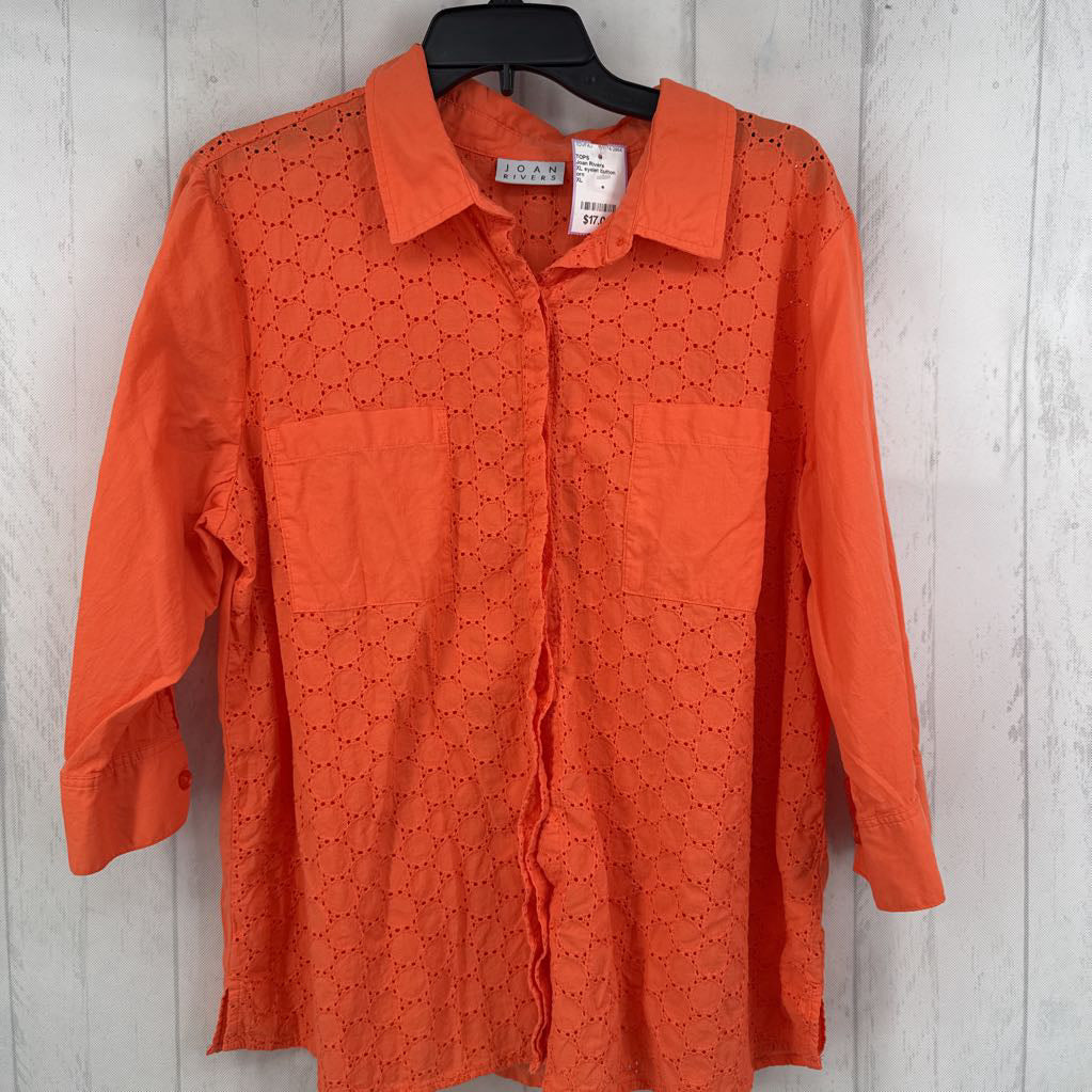 XL eyelet button down 3/4 slv top