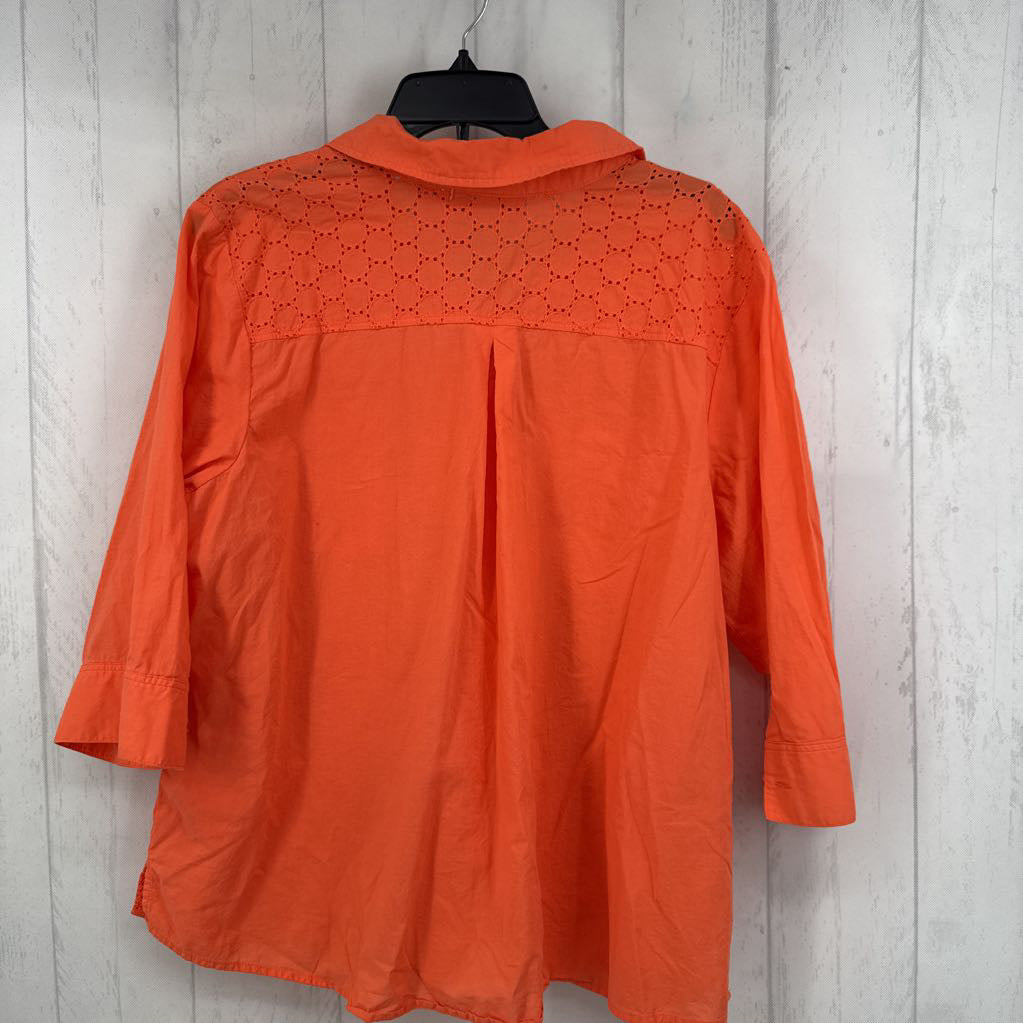 XL eyelet button down 3/4 slv top