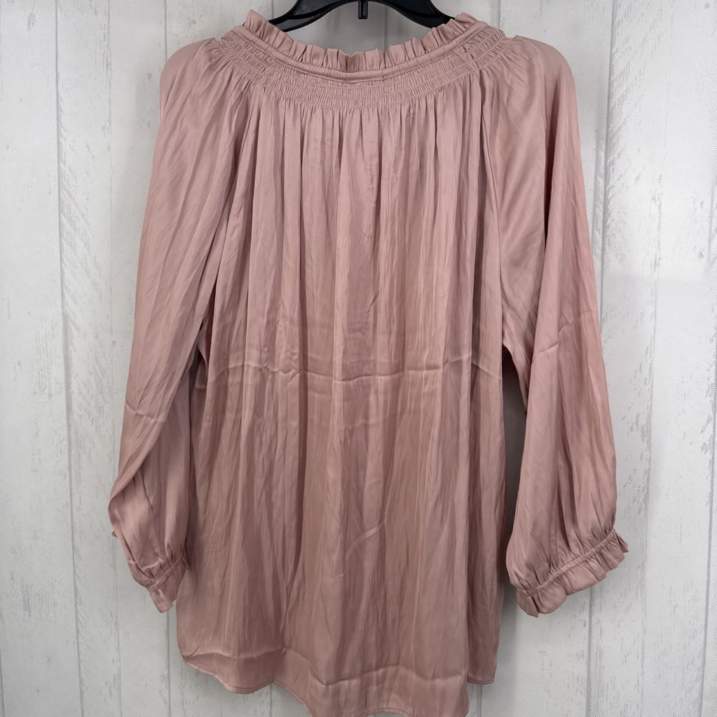 R58 XL silky split neck l/s top