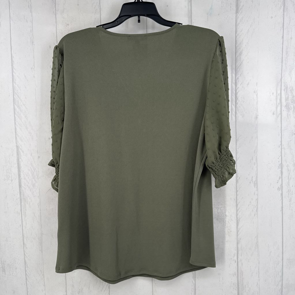 XL swiss dot slv v-neck top s/s