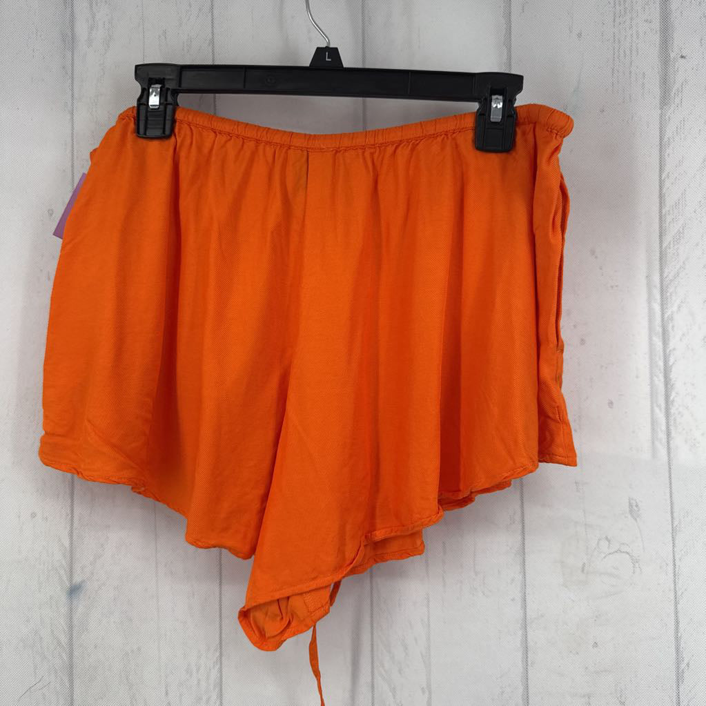 M drawstring waist shorts