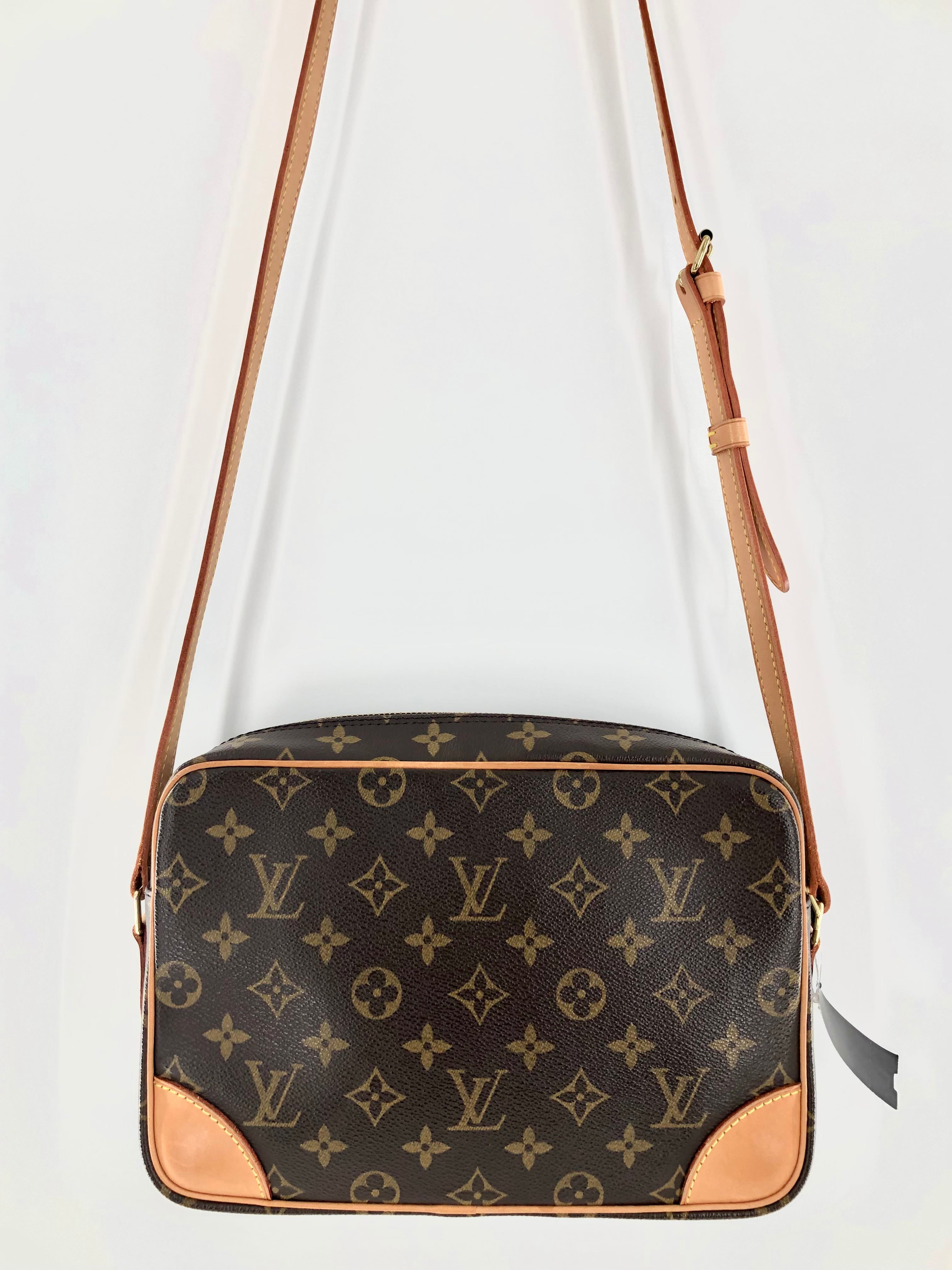 Louis Vuitton Monogram Trocadero 27 shoulder bag