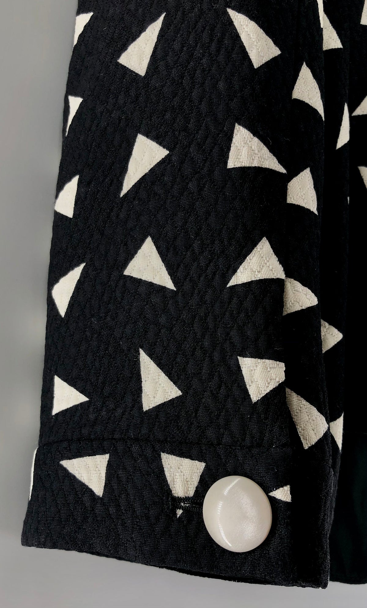 Vintage size 12 Wool & Silk Geometric 3 Button Blazer