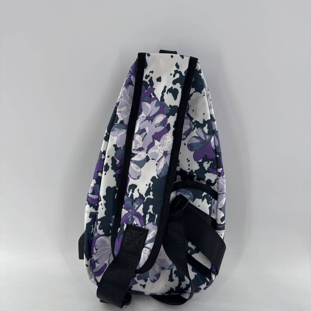 floral pattern daypack w/ built-in USB port