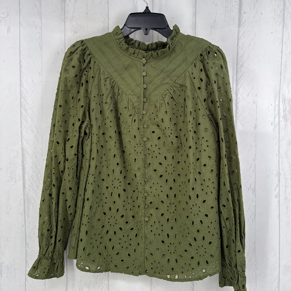 M eyelet button down l/s top
