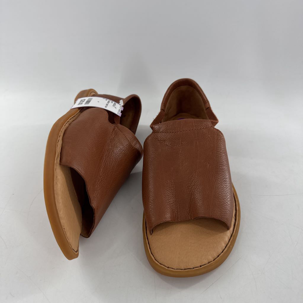 8 leather open toe sandals