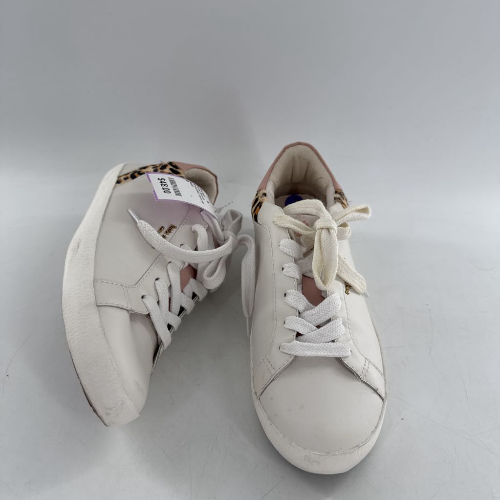 8 leather lace-up sneaker