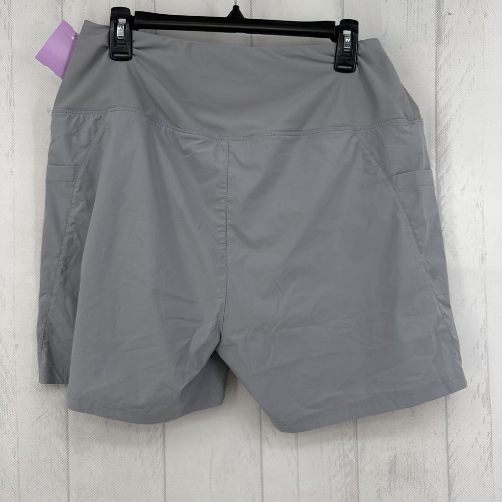 XL pull on shorts w/ side pockets