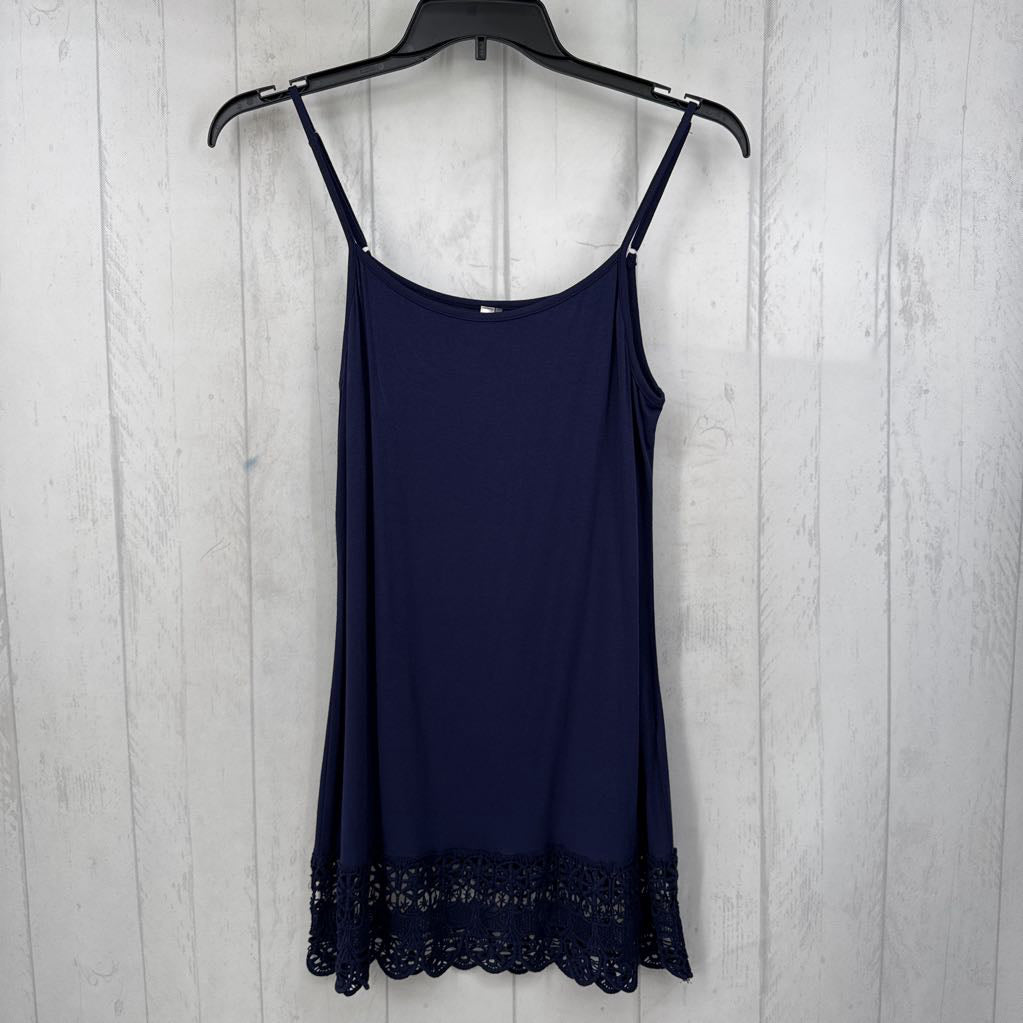 M lace hem tank