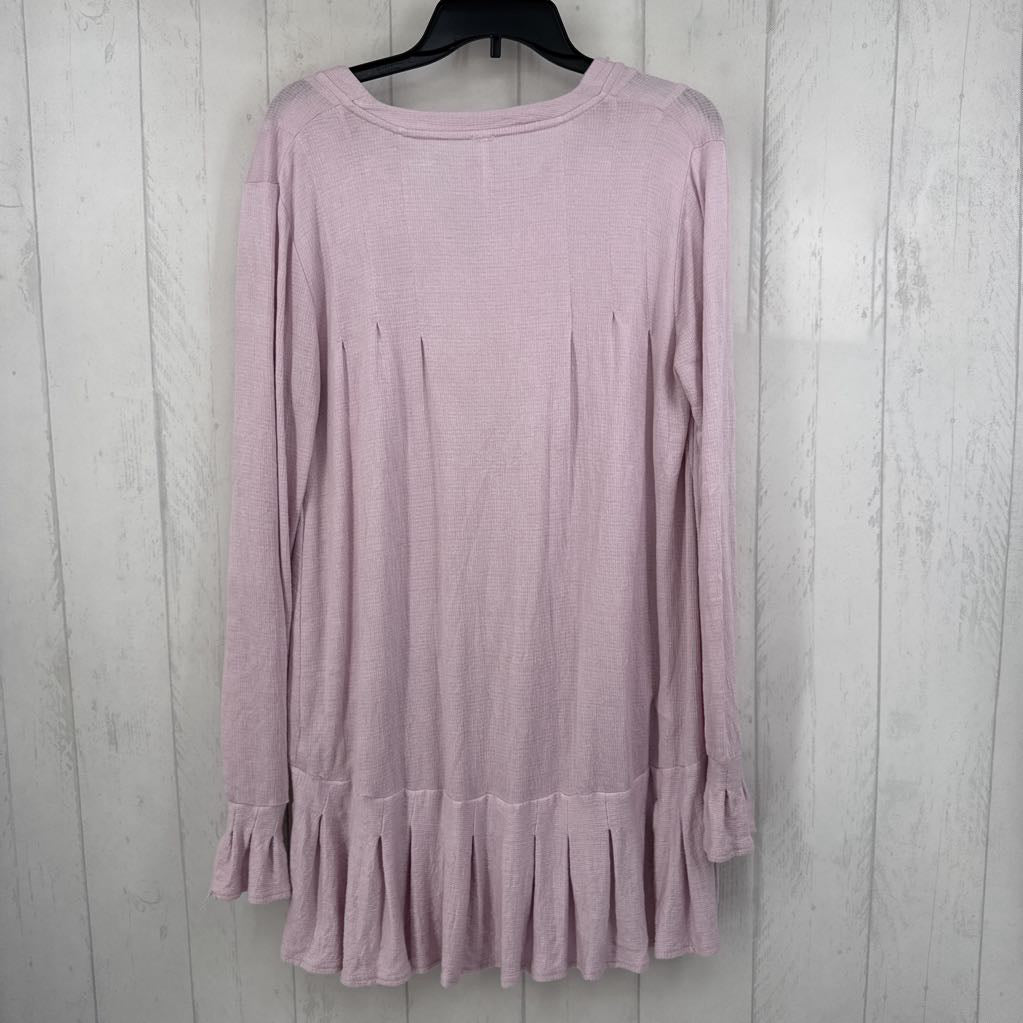 M 1/2 button down l/s peplum top