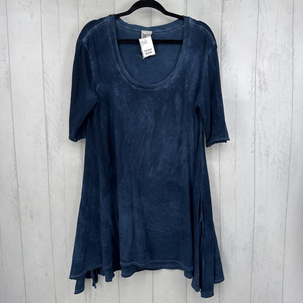 L scoop neck sharkbite hem s/s tee