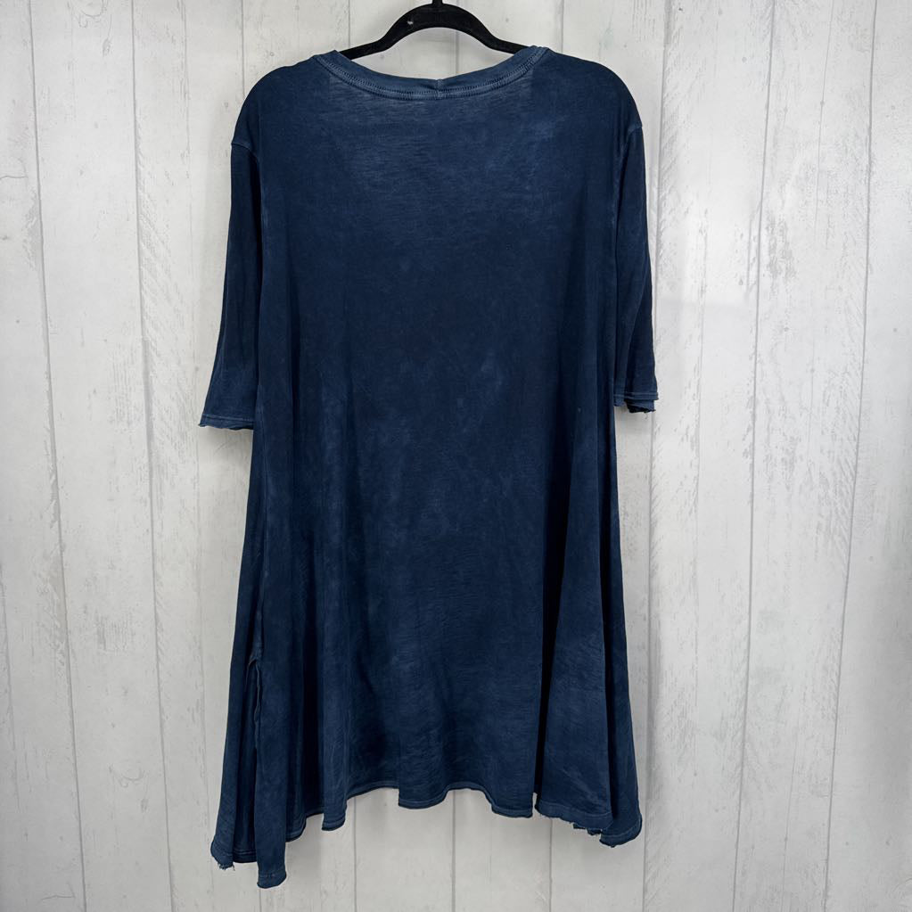 L scoop neck sharkbite hem s/s tee
