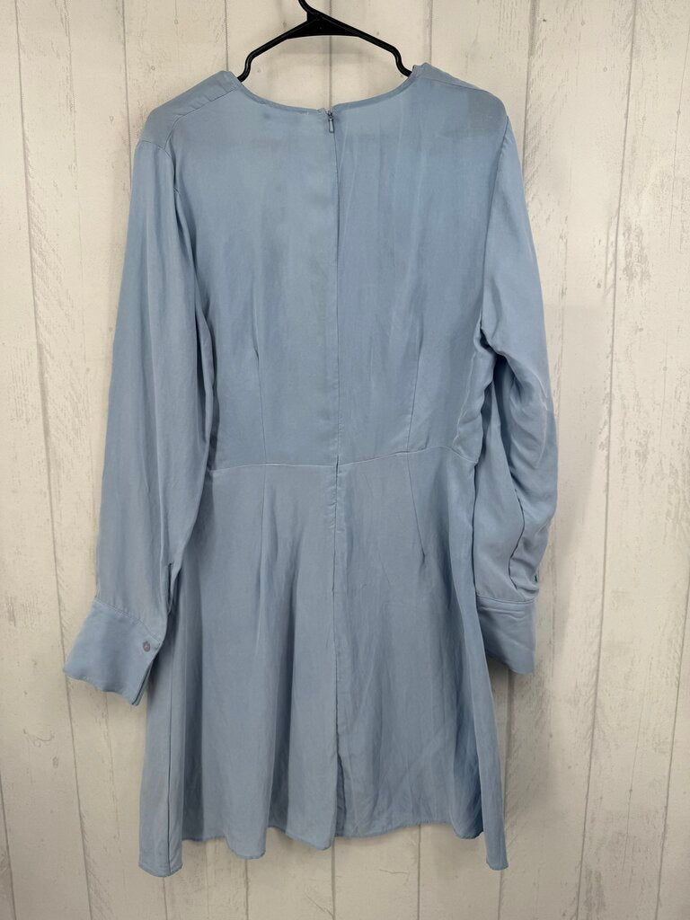 1X v-neck tie front l/s dress
