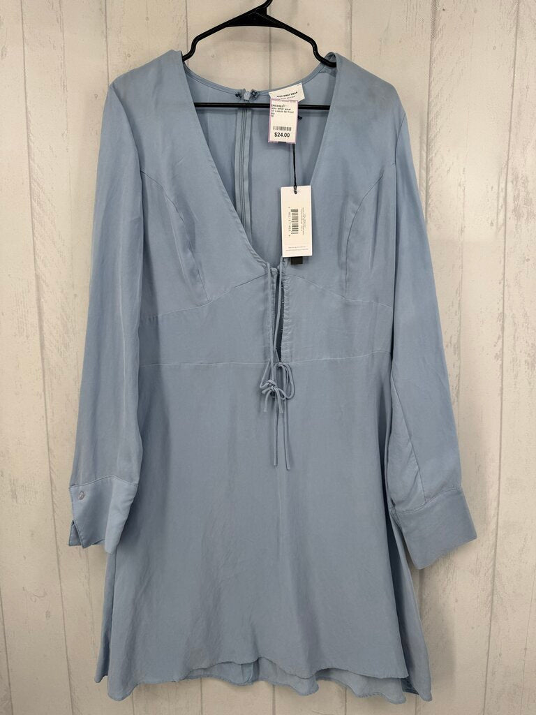 1X v-neck tie front l/s dress