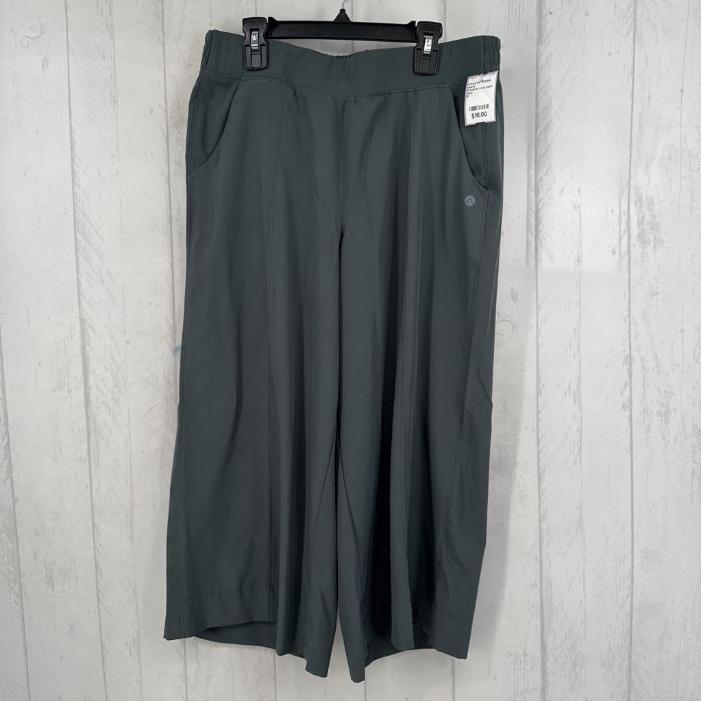 M pull-on crop pant