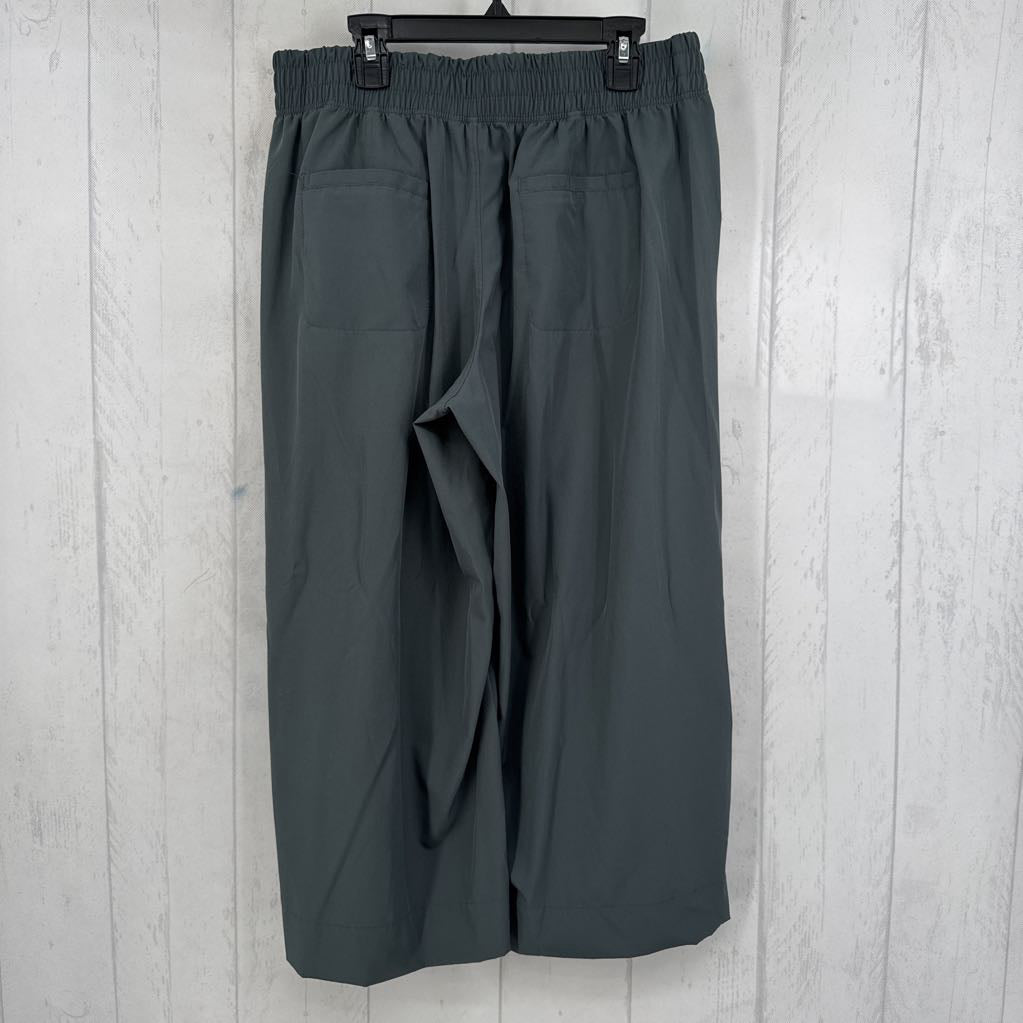 M pull-on crop pant