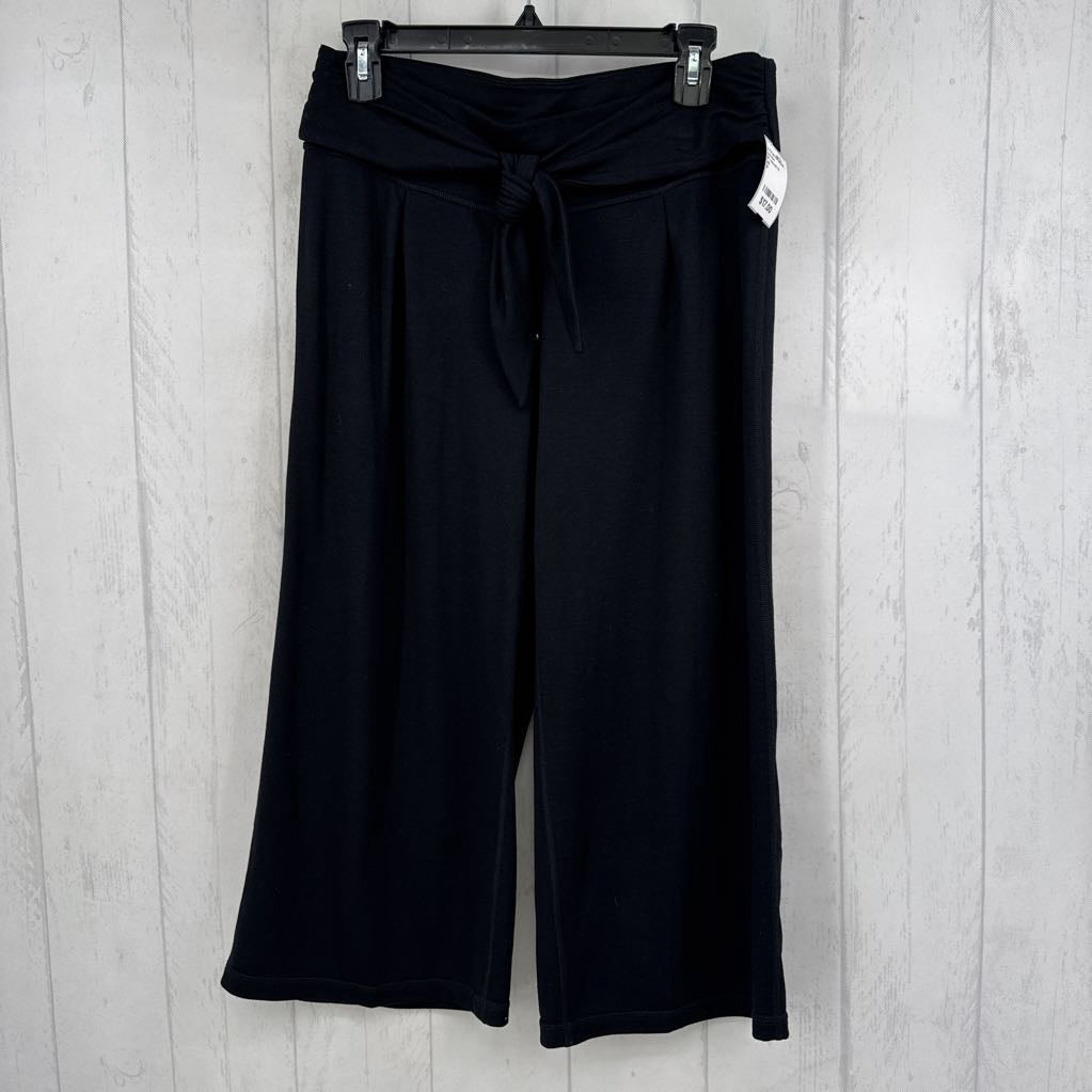 M relaxed fit capris