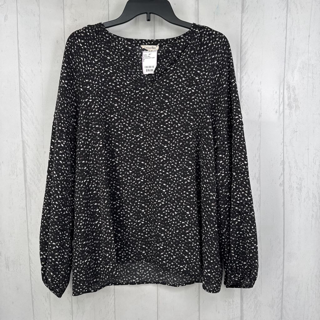 M animal print split neck l/s top