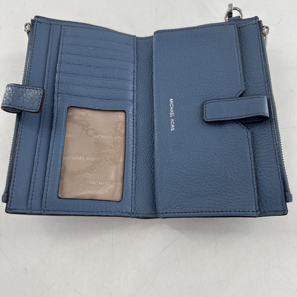 pebbled bi-fold wallet/wristlet