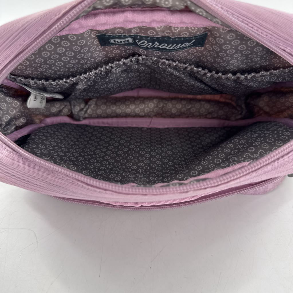 quilted top zip crossbody w/ zip pockets