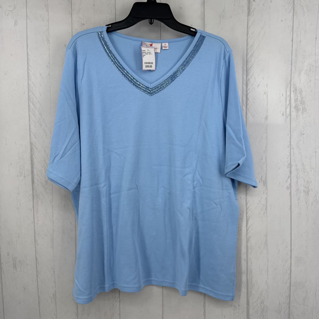 XL sequin trim v-neck s/s tee