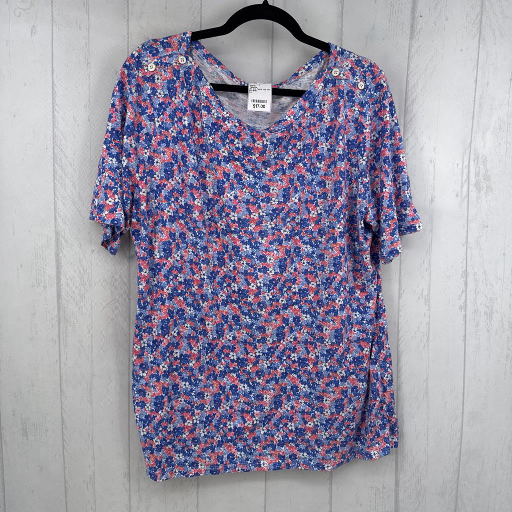2x s/s floral top w/ button detail
