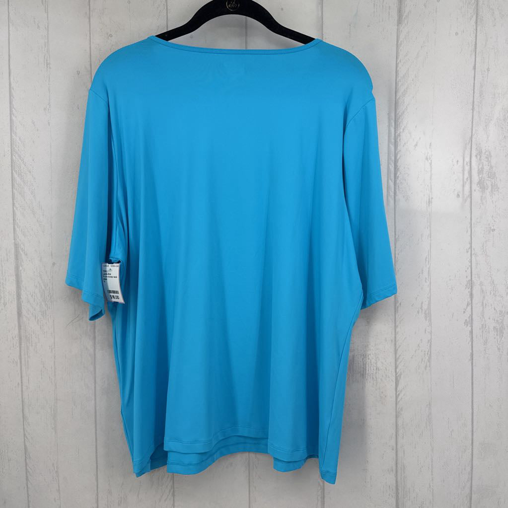 1x s/s scoop neck silky top