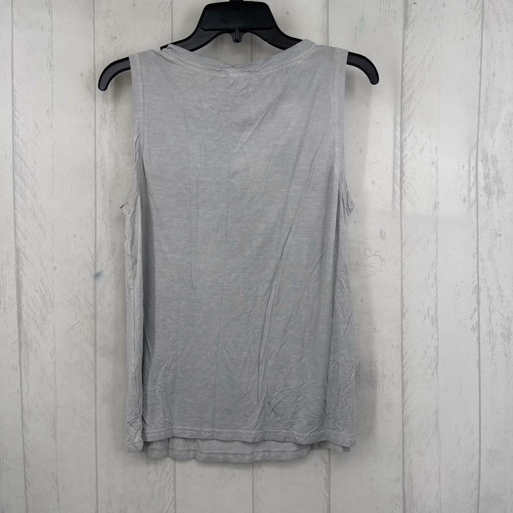 M buttoned v-neck tank