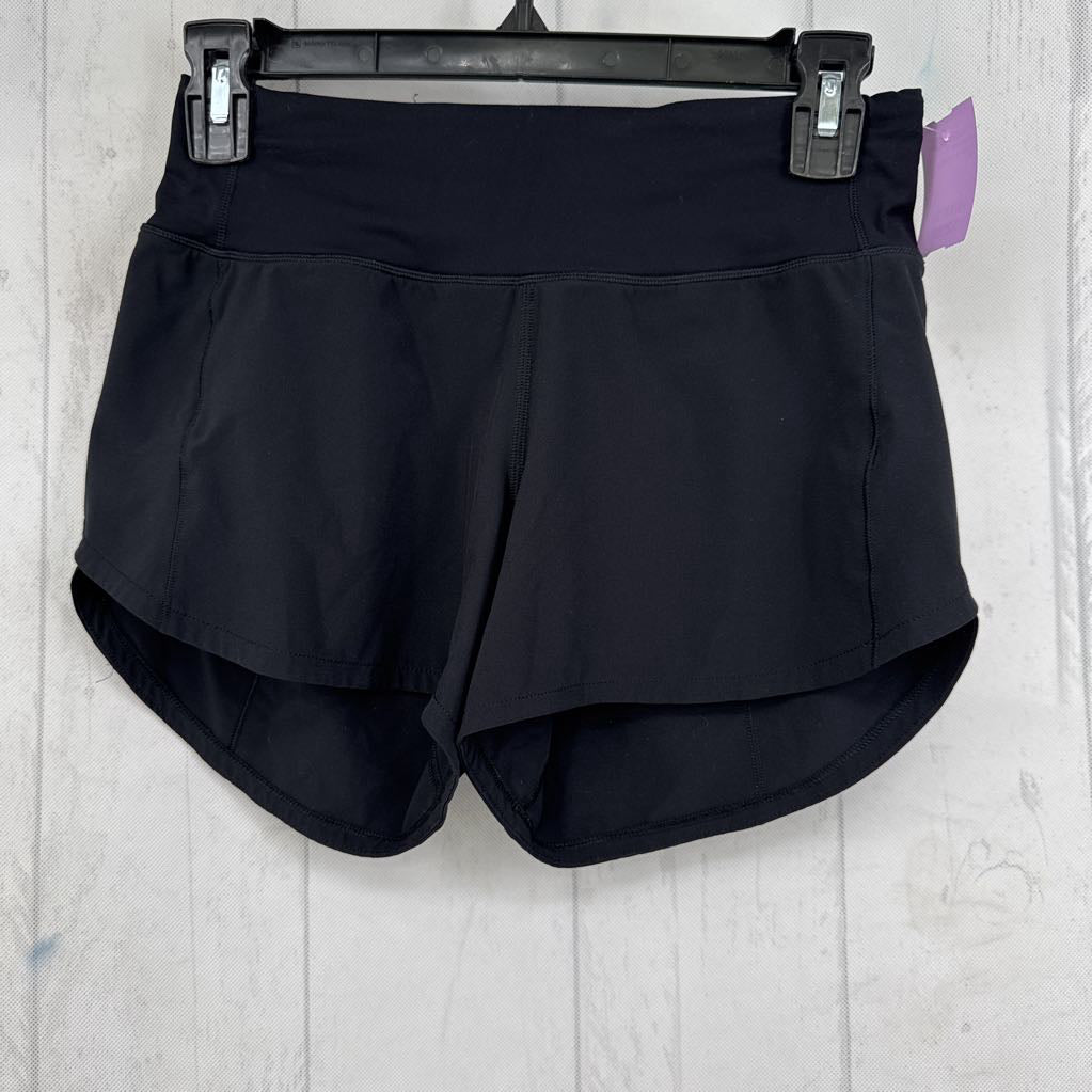 2 pull-on shorts