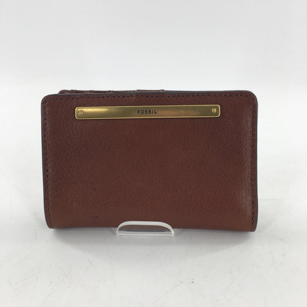leather bi-fold wallet